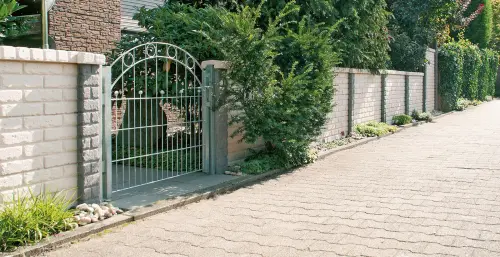 betonzaun mediterran klassik stein mit stahltor 500